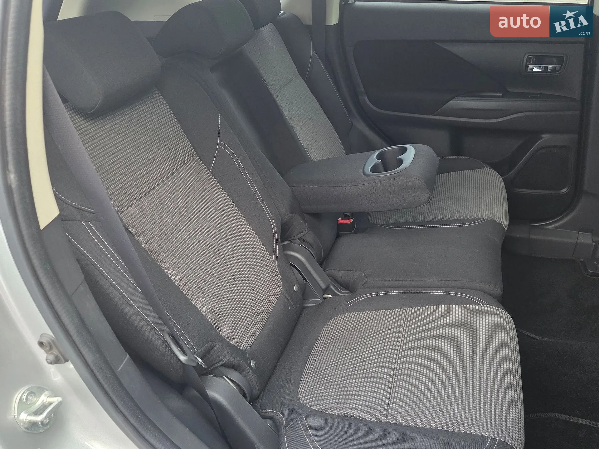 2021 Mitsubishi Outlander - мініатюра 24