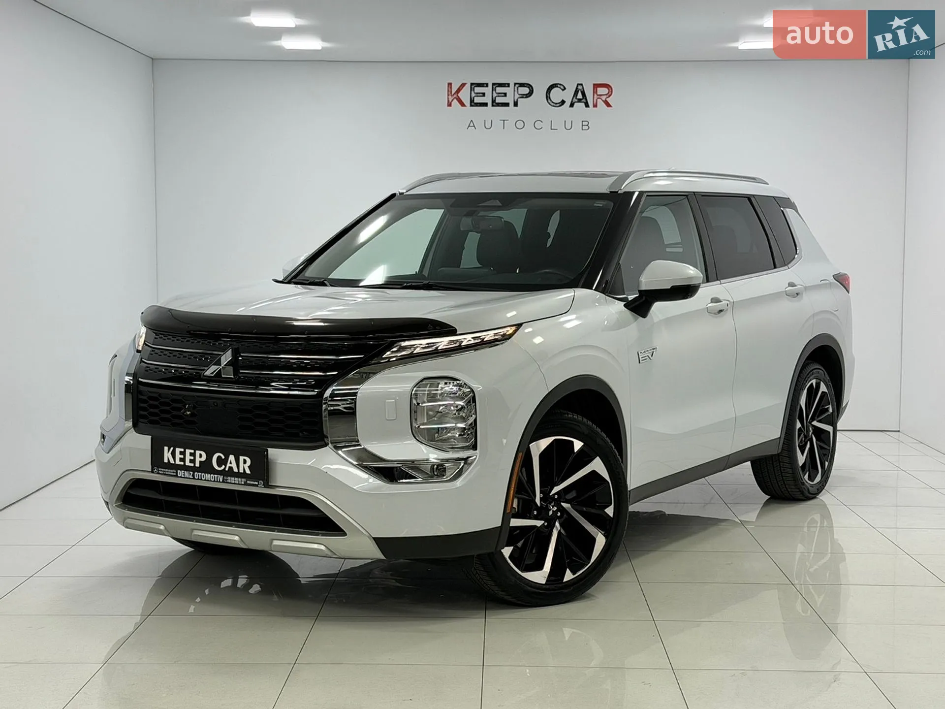 2023 Mitsubishi Outlander - фото 1