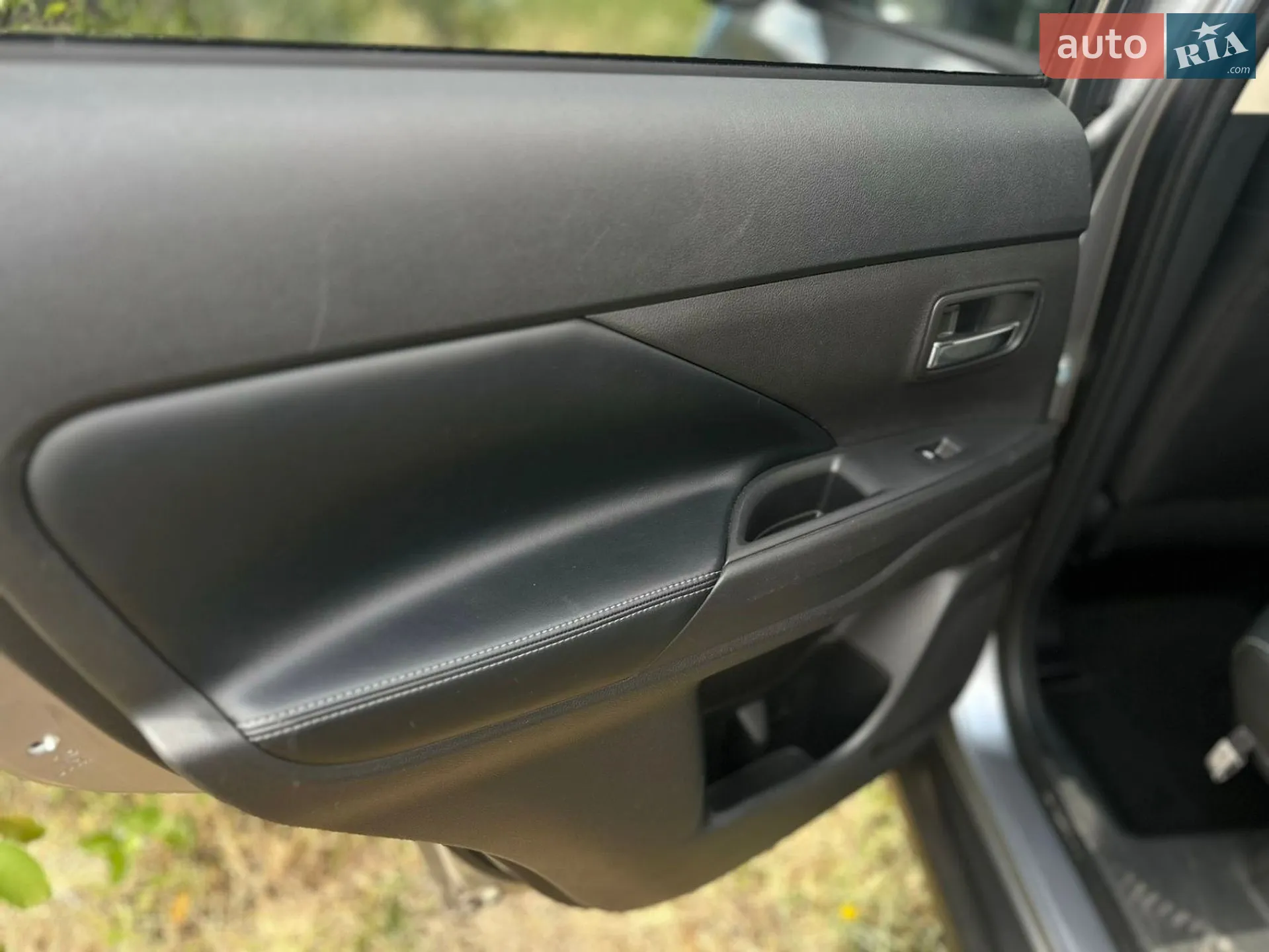 2019 Mitsubishi Outlander - мініатюра 2