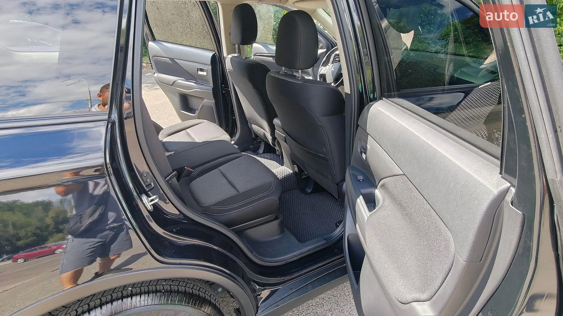 2021 Mitsubishi Outlander - мініатюра 25
