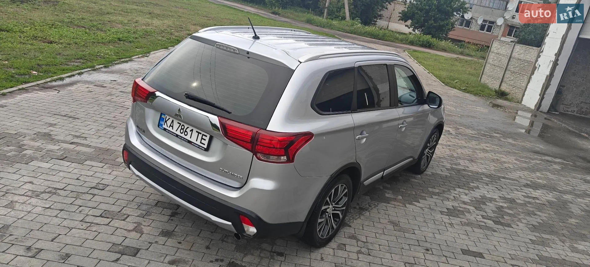 2016 Mitsubishi Outlander - мініатюра 13
