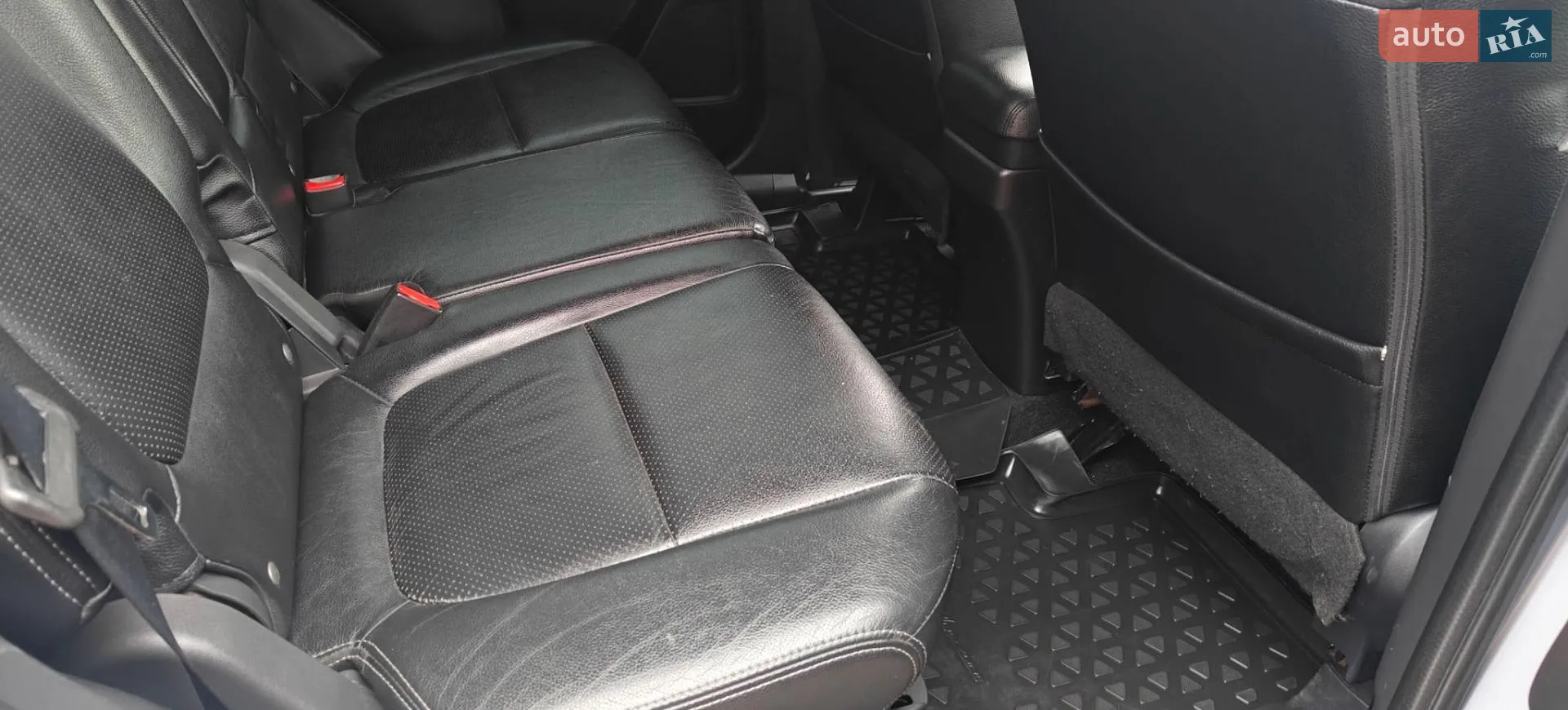 2016 Mitsubishi Outlander - мініатюра 38