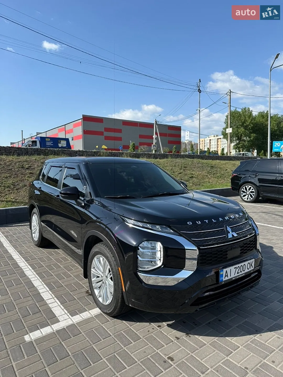 2021 Mitsubishi Outlander - фото 1