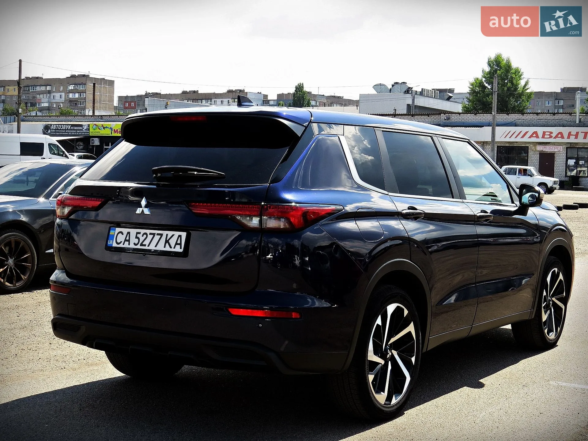 2021 Mitsubishi Outlander - мініатюра 3