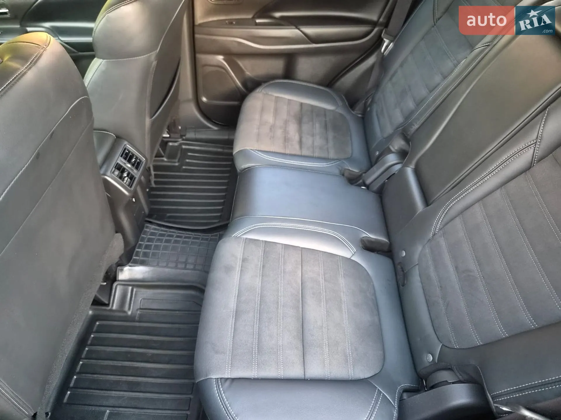 2019 Mitsubishi Outlander - мініатюра 42