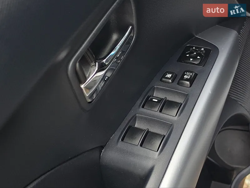 Mitsubishi Outlander 2011