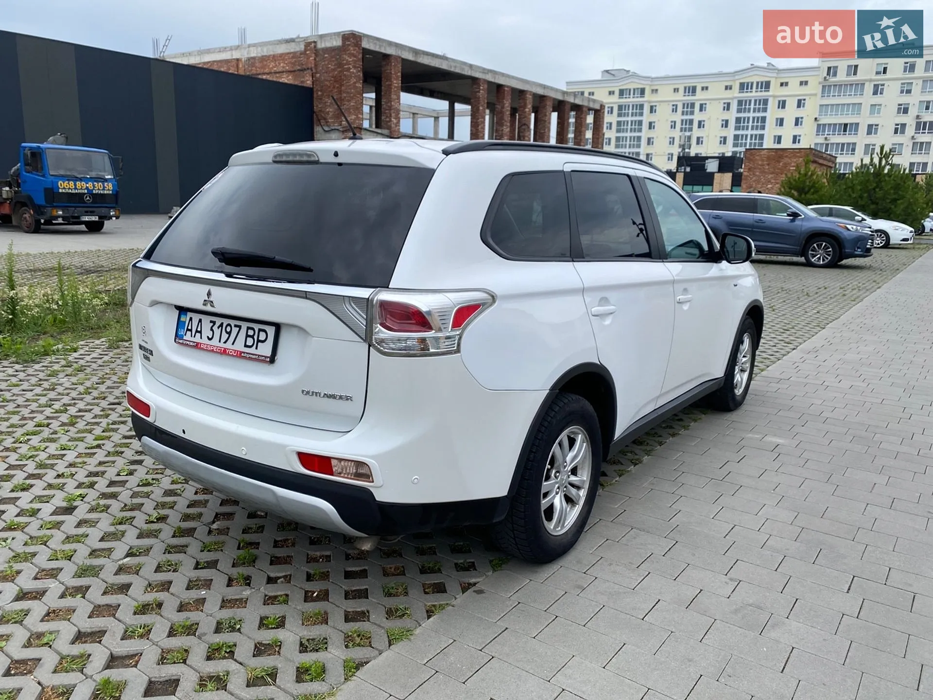 2014 Mitsubishi Outlander - мініатюра 12