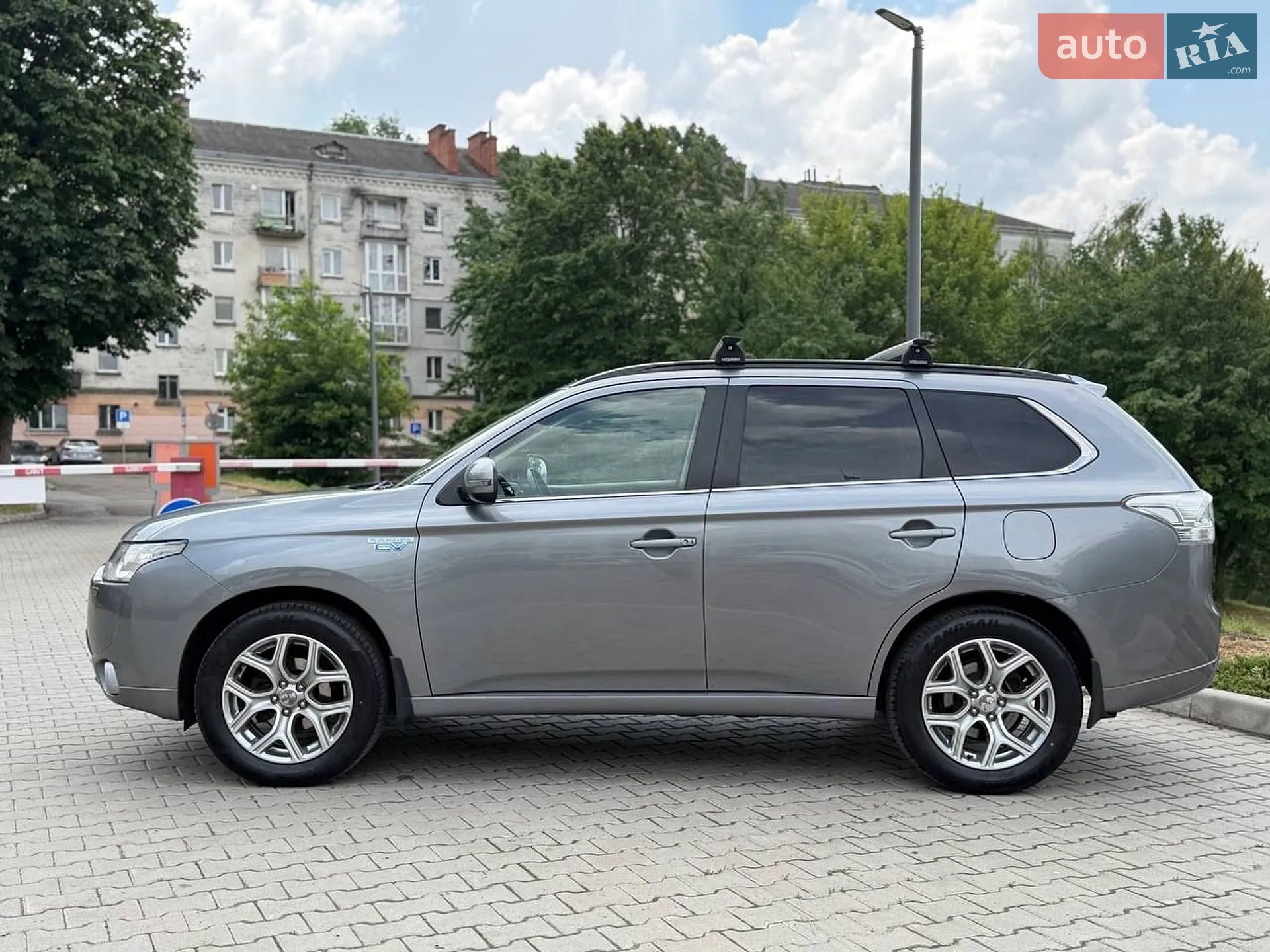 2014 Mitsubishi Outlander - мініатюра 13