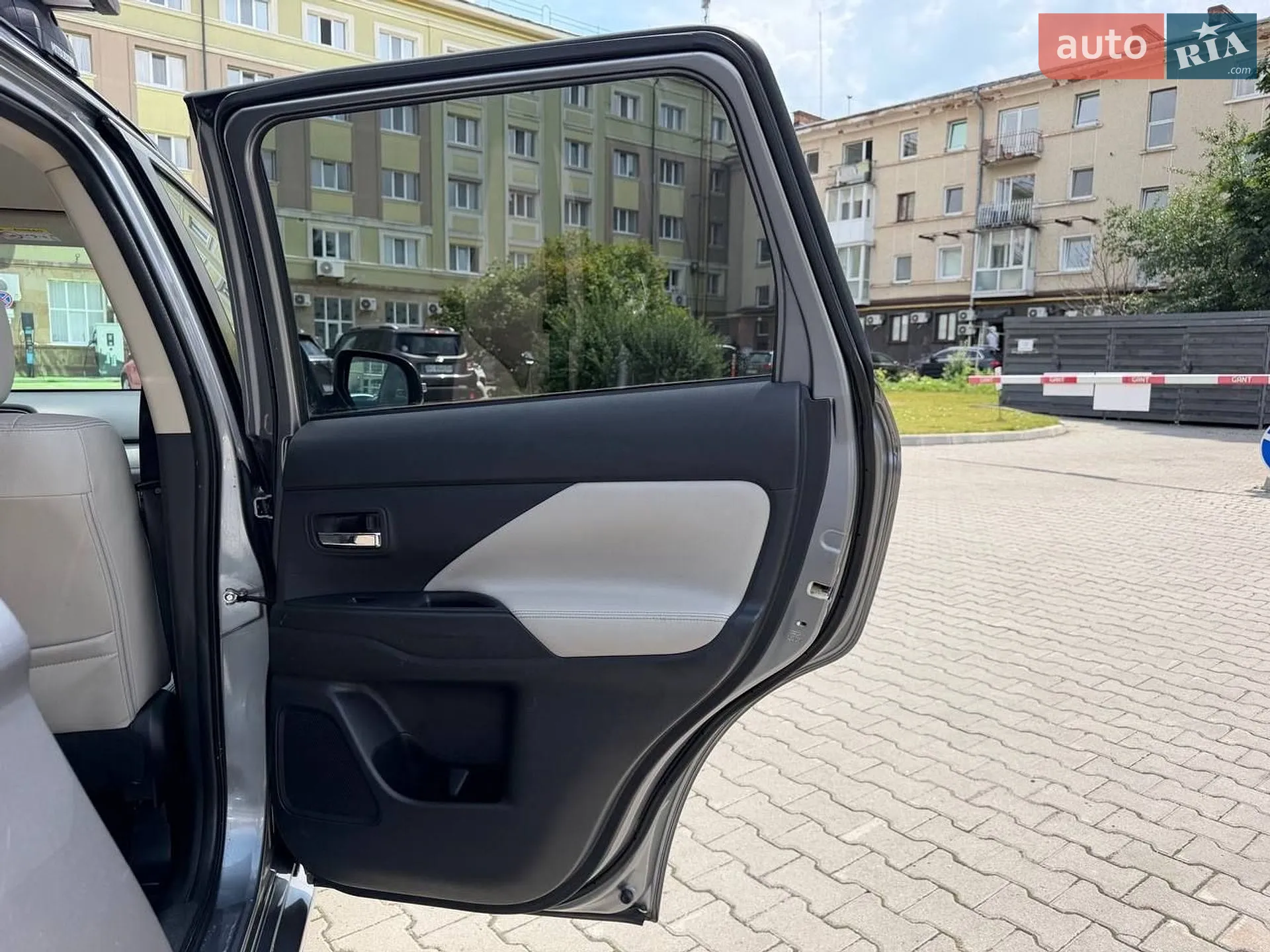 2014 Mitsubishi Outlander - мініатюра 30