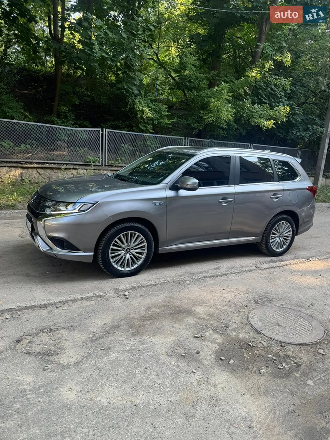2021 Mitsubishi Outlander - мініатюра 8
