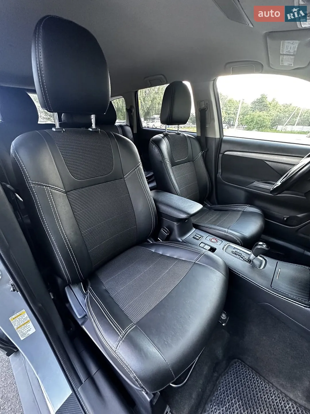 2017 Mitsubishi Outlander - мініатюра 28