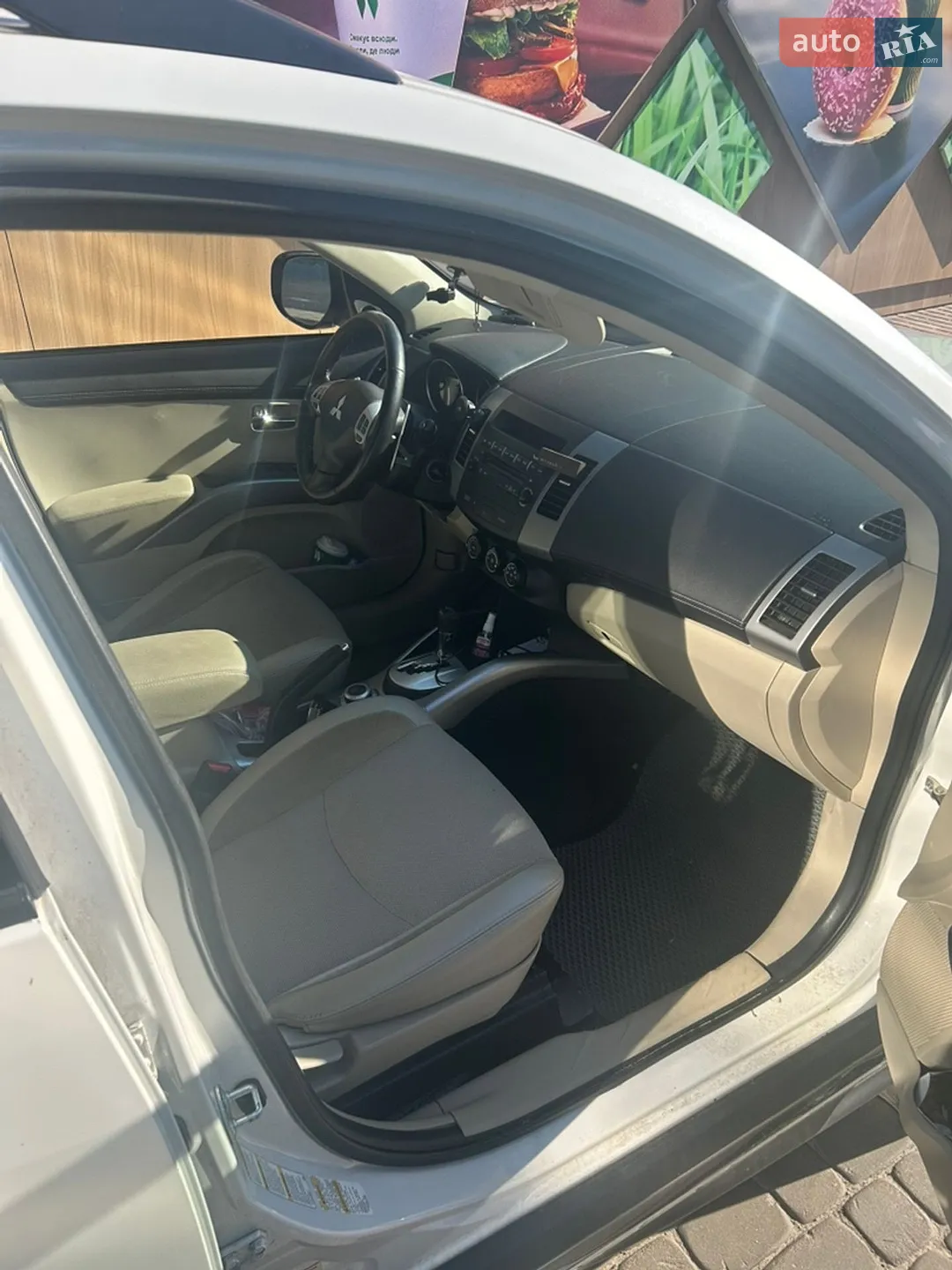 2011 Mitsubishi Outlander - мініатюра 8