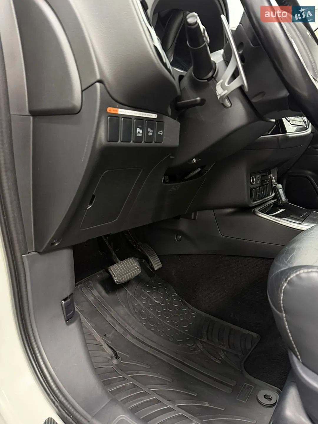 2016 Mitsubishi Outlander - мініатюра 35