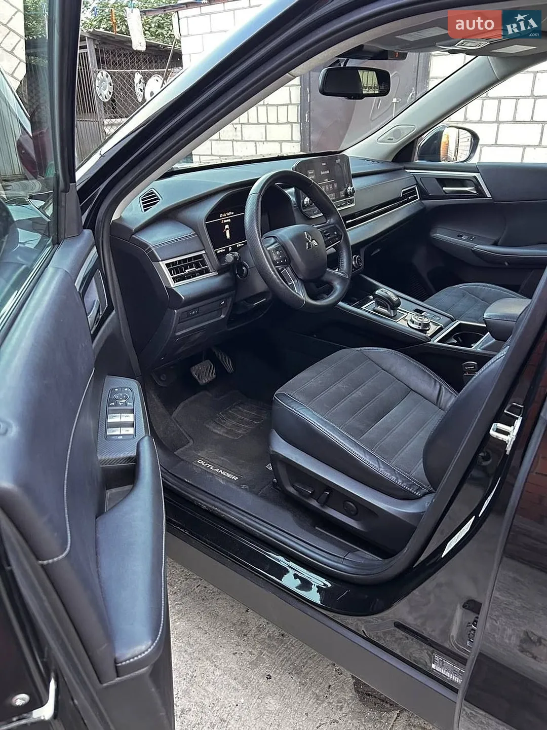 2022 Mitsubishi Outlander - мініатюра 14