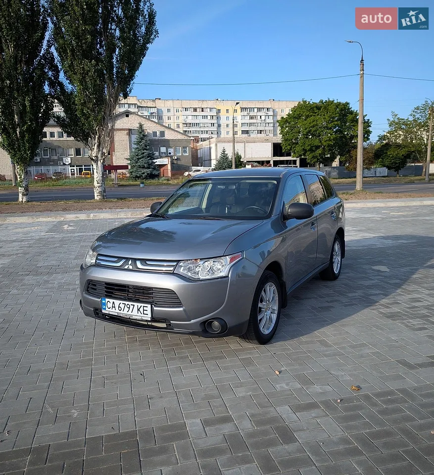 2012 Mitsubishi Outlander - мініатюра 13