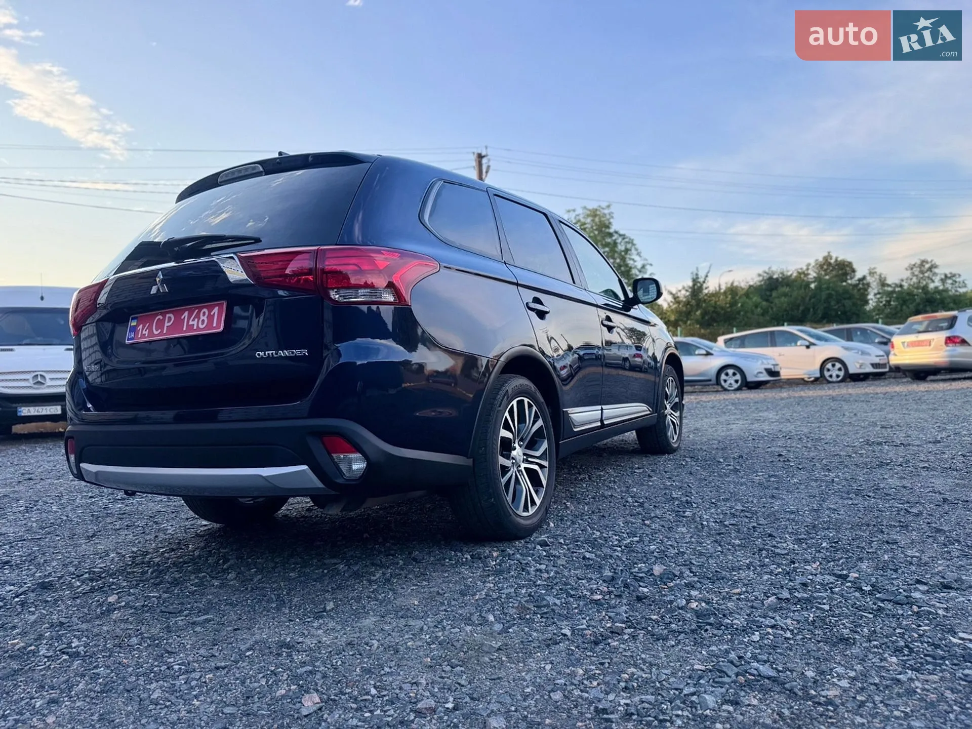 2016 Mitsubishi Outlander - мініатюра 18