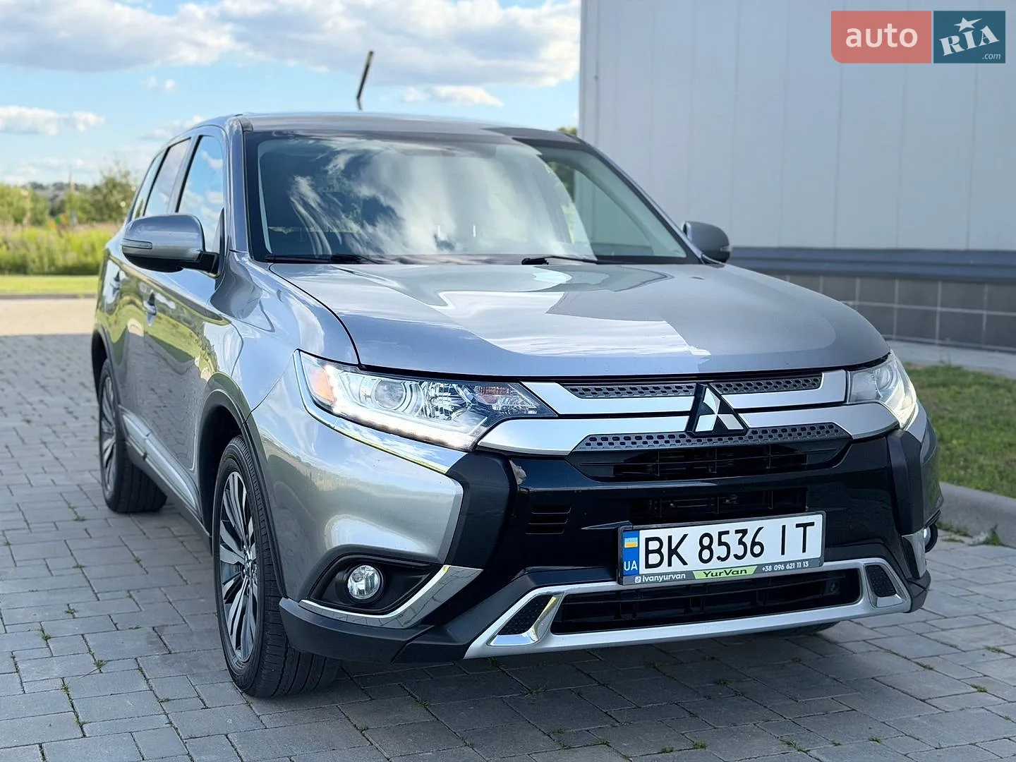 2019 Mitsubishi Outlander - мініатюра 3