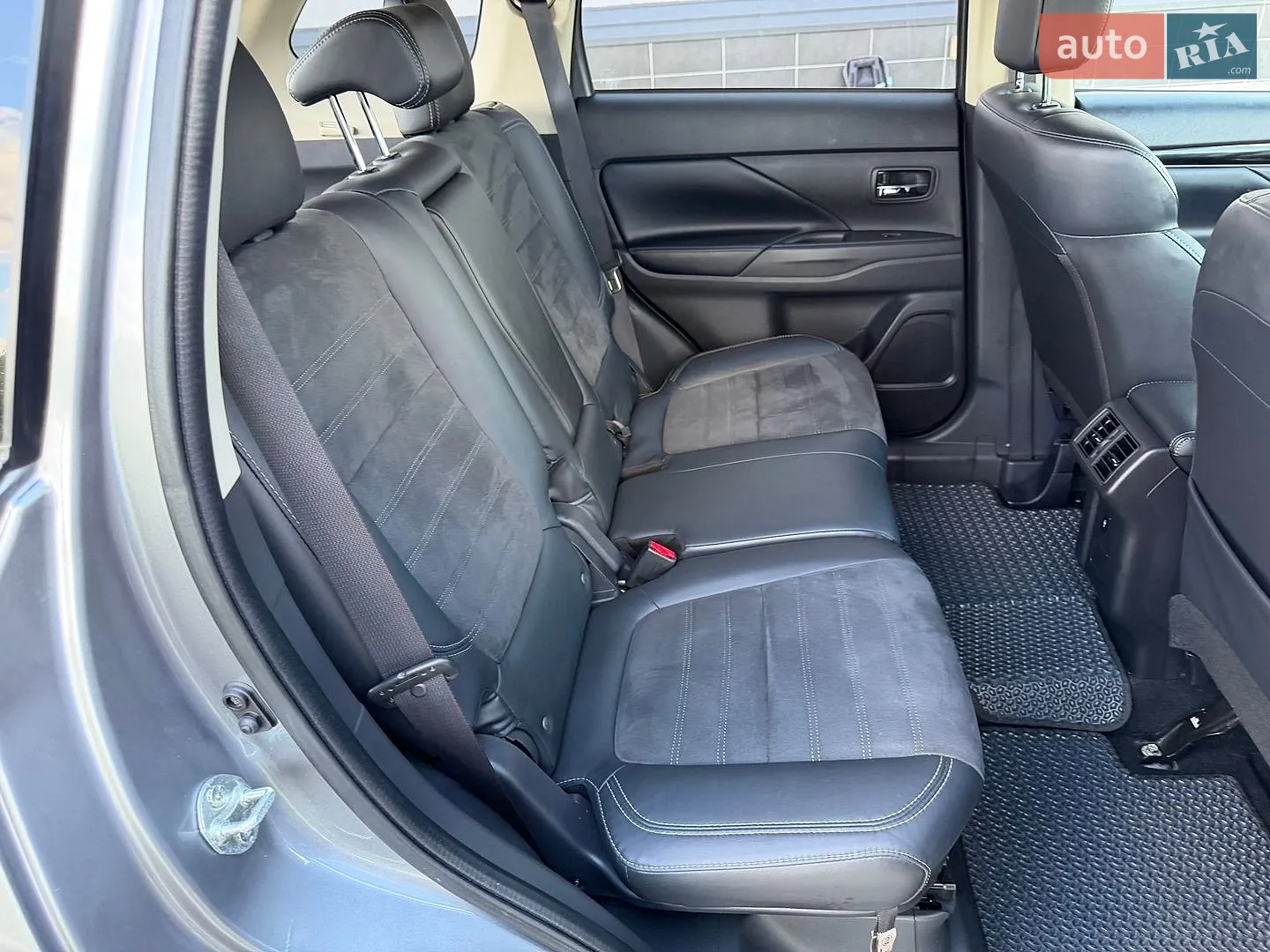 2019 Mitsubishi Outlander - мініатюра 28