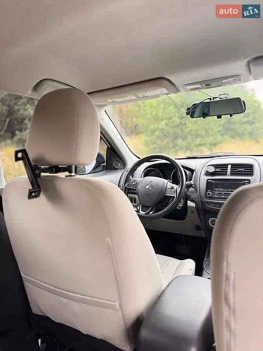 2017 Mitsubishi Outlander - мініатюра 19