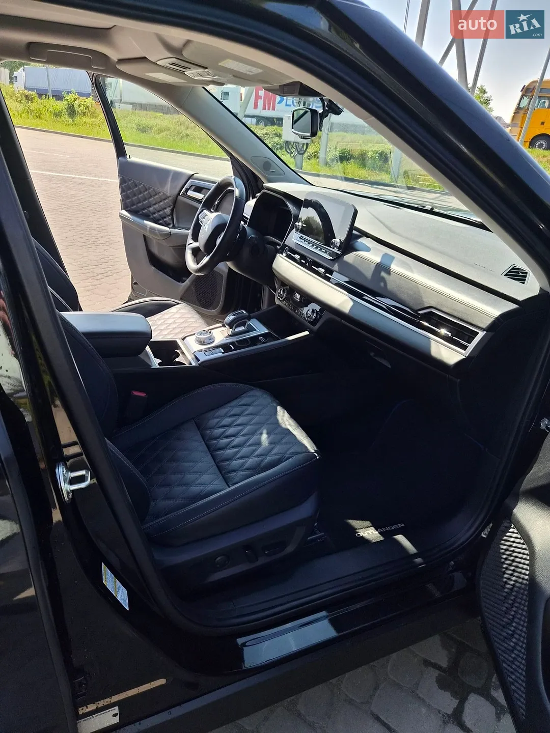 2023 Mitsubishi Outlander - мініатюра 19