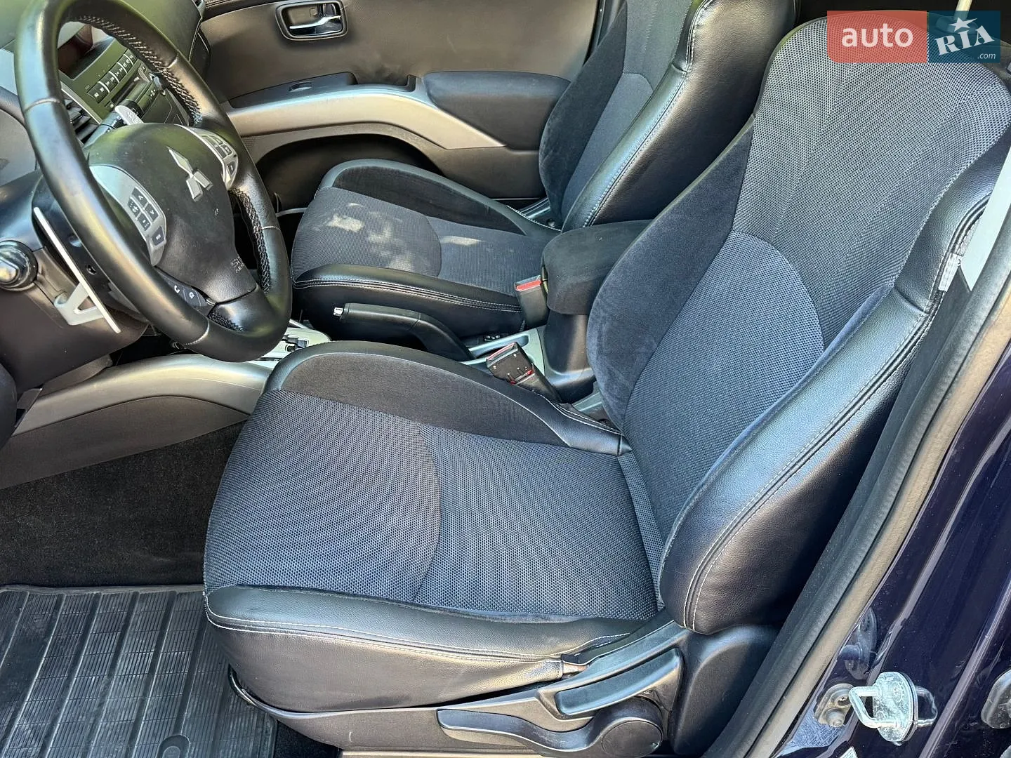 2010 Mitsubishi Outlander - мініатюра 20