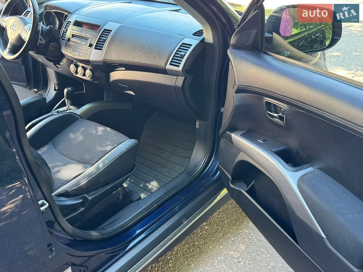 2010 Mitsubishi Outlander - мініатюра 26