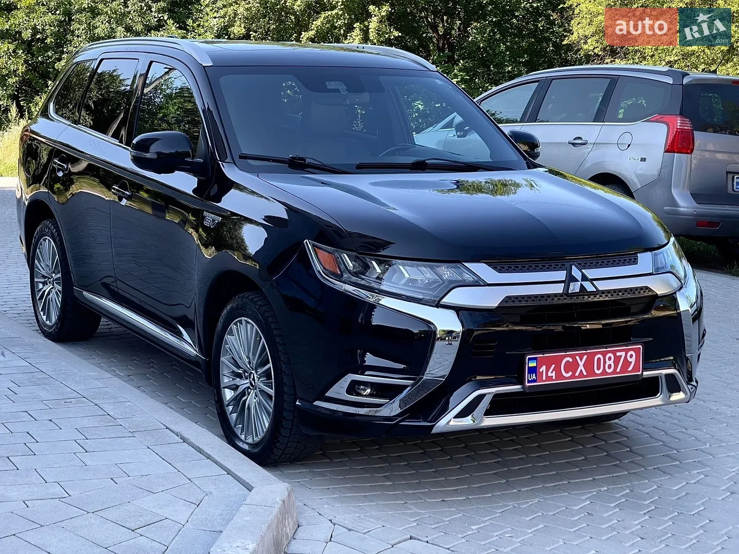 2020 Mitsubishi Outlander - мініатюра 2