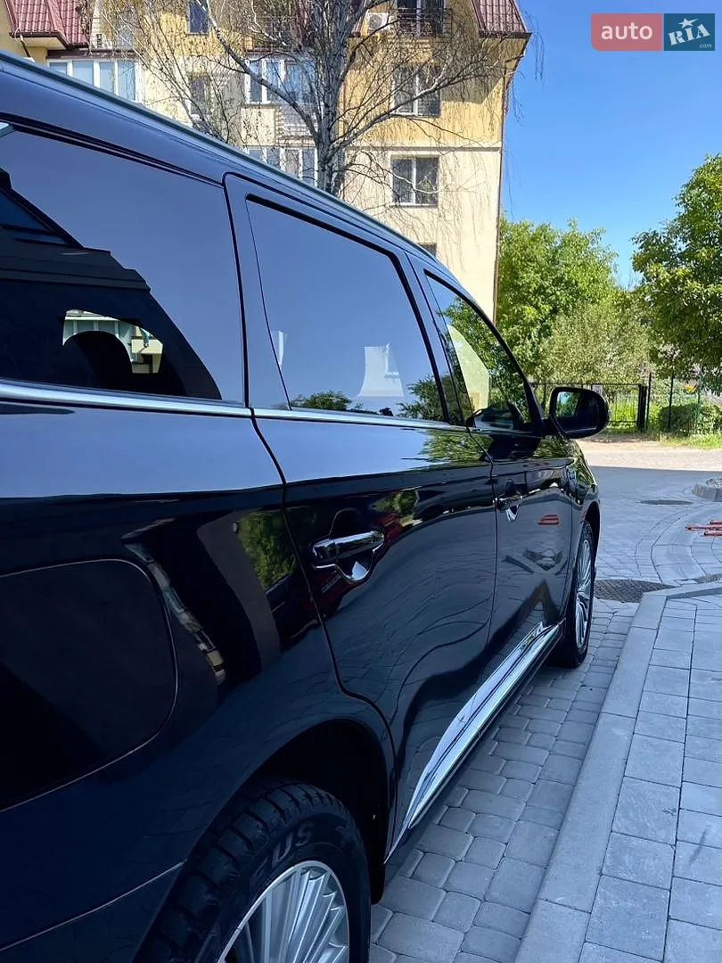 2020 Mitsubishi Outlander - мініатюра 9