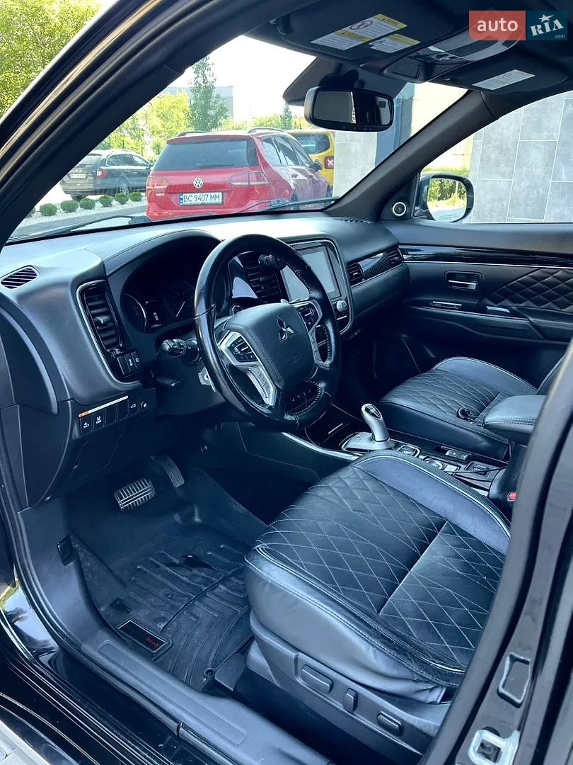 2020 Mitsubishi Outlander - мініатюра 14