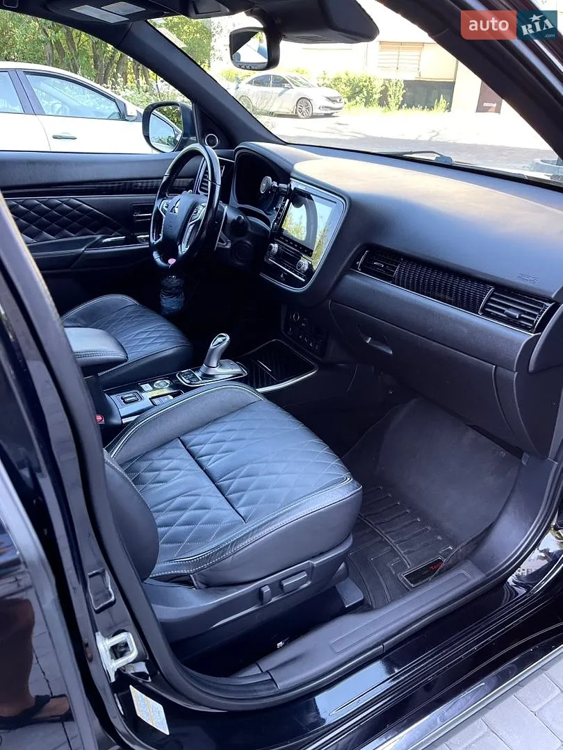 2020 Mitsubishi Outlander - мініатюра 19
