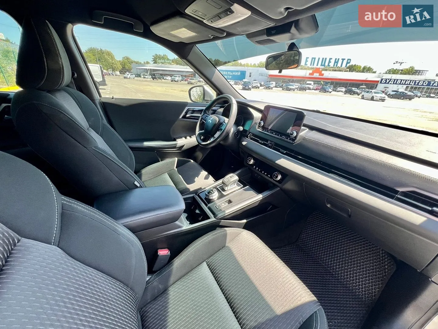 2022 Mitsubishi Outlander - мініатюра 12