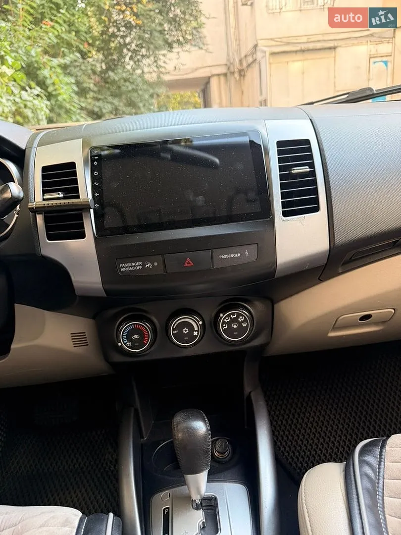 2011 Mitsubishi Outlander - мініатюра 6