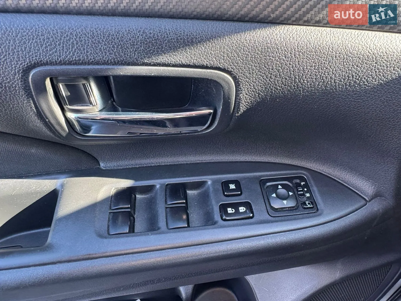 2012 Mitsubishi Outlander - мініатюра 10