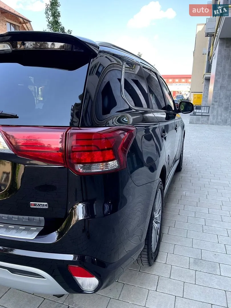 2020 Mitsubishi Outlander - мініатюра 9