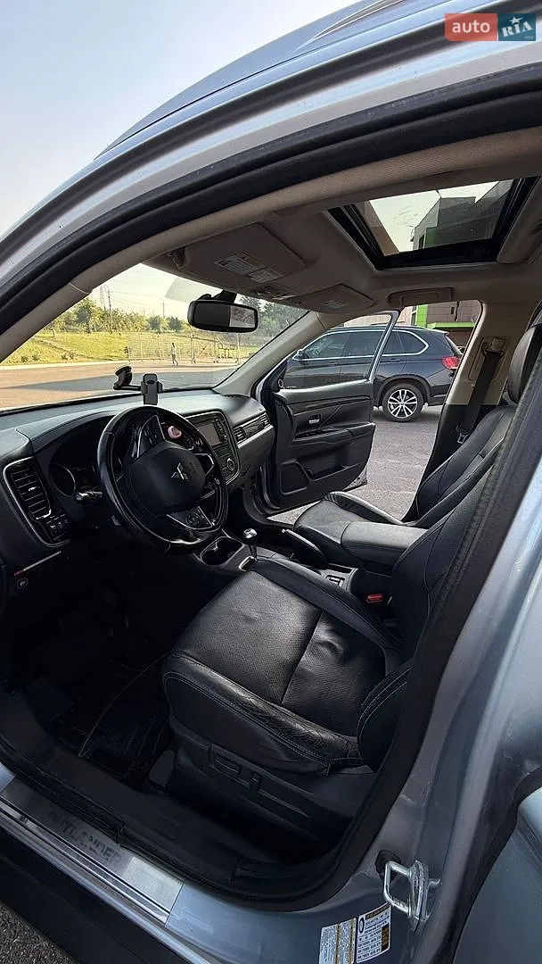 2015 Mitsubishi Outlander - мініатюра 10