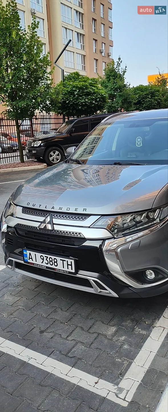 2021 Mitsubishi Outlander - мініатюра 9