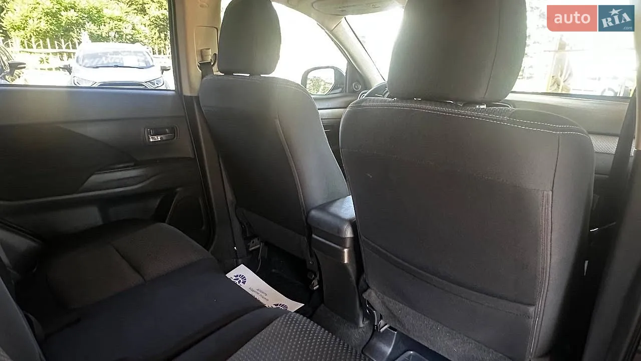 2017 Mitsubishi Outlander - мініатюра 3