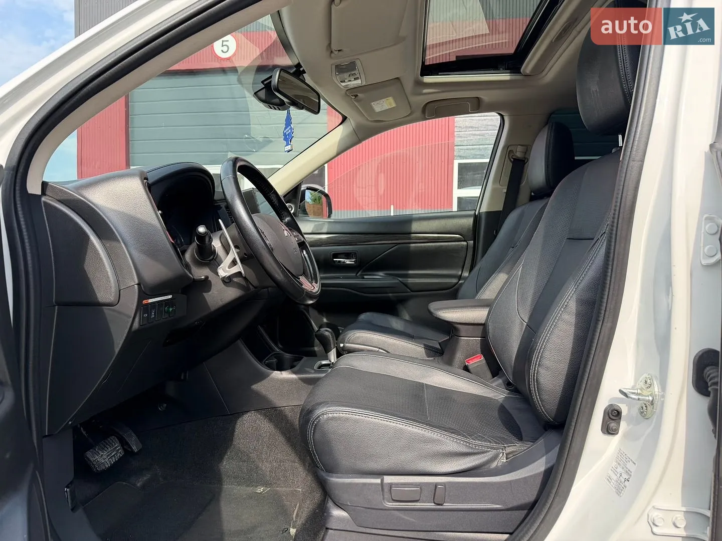 2016 Mitsubishi Outlander - мініатюра 30