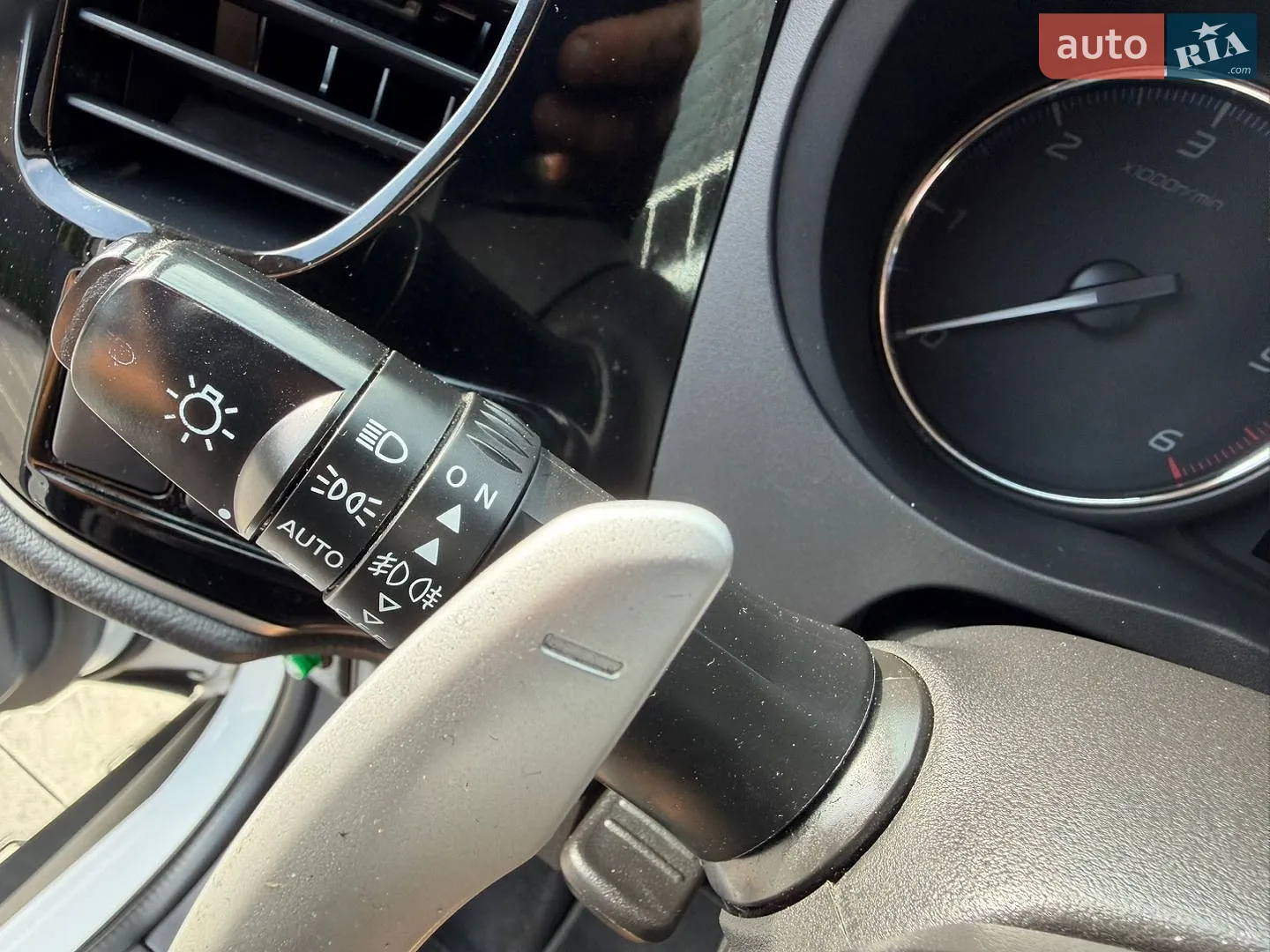 2016 Mitsubishi Outlander - мініатюра 42