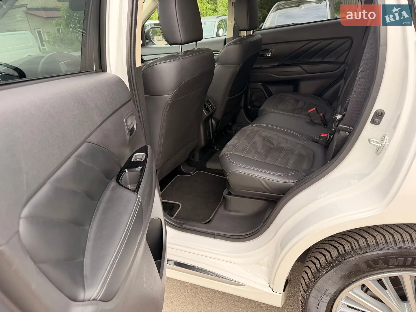 2020 Mitsubishi Outlander - мініатюра 21