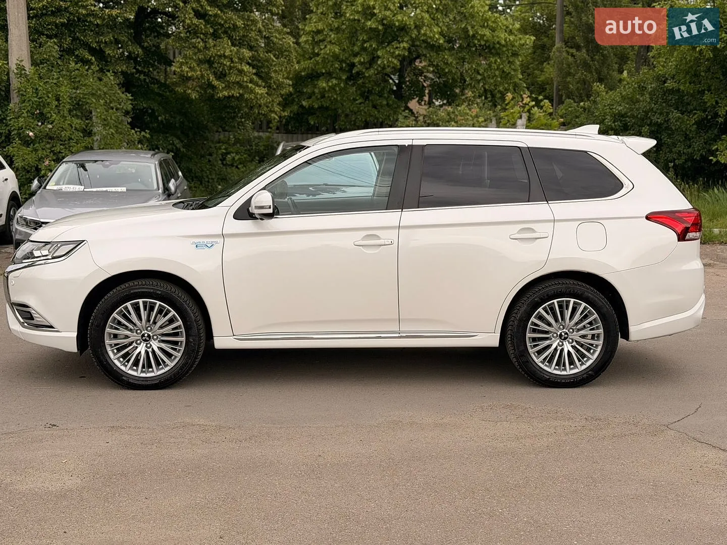 2020 Mitsubishi Outlander - мініатюра 3