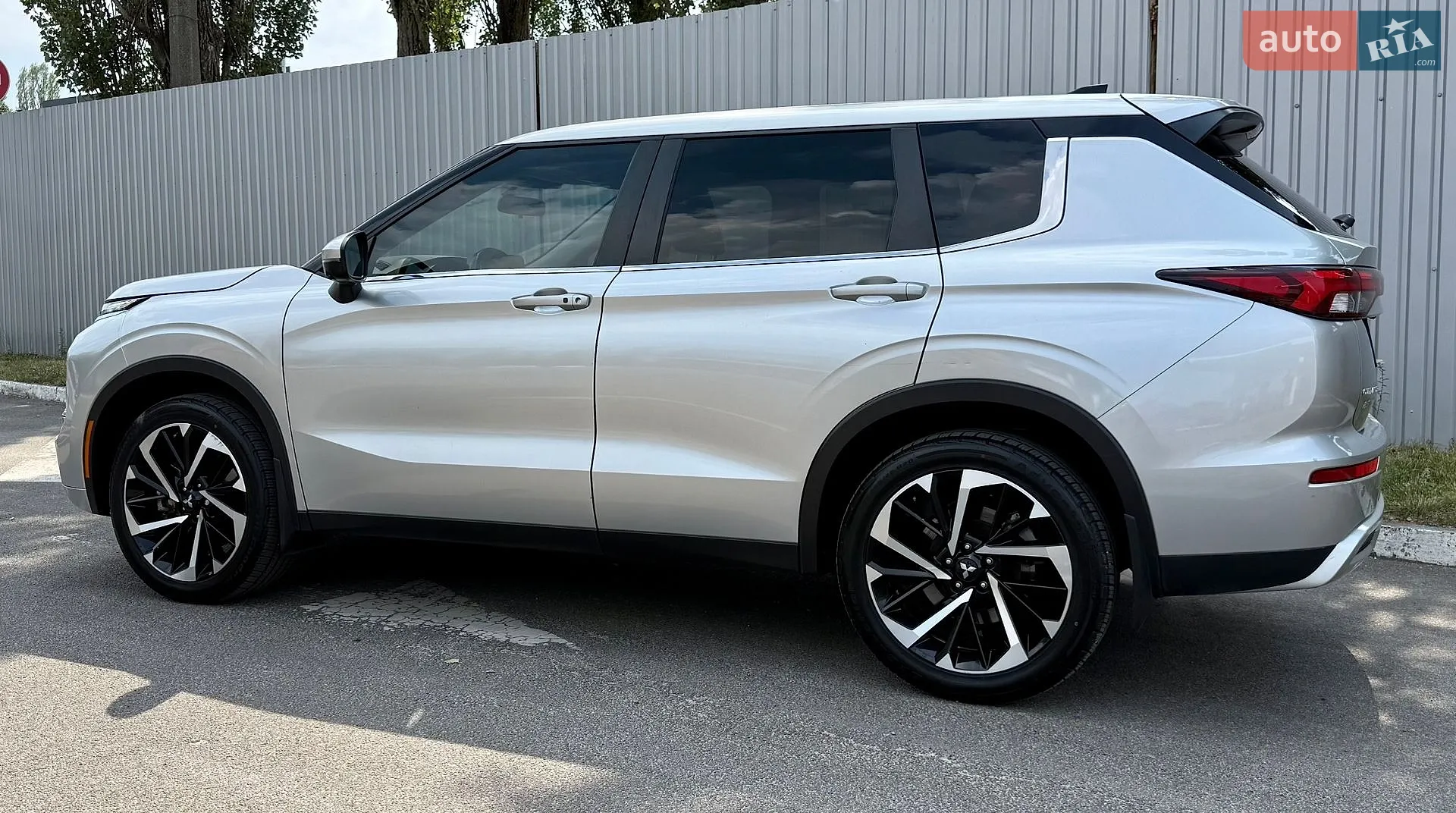 2023 Mitsubishi Outlander - мініатюра 4