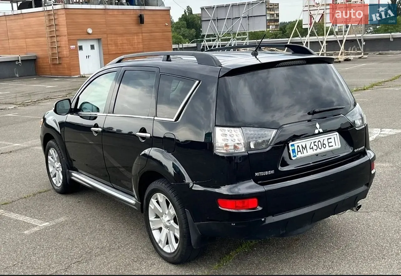 2013 Mitsubishi Outlander - мініатюра 10