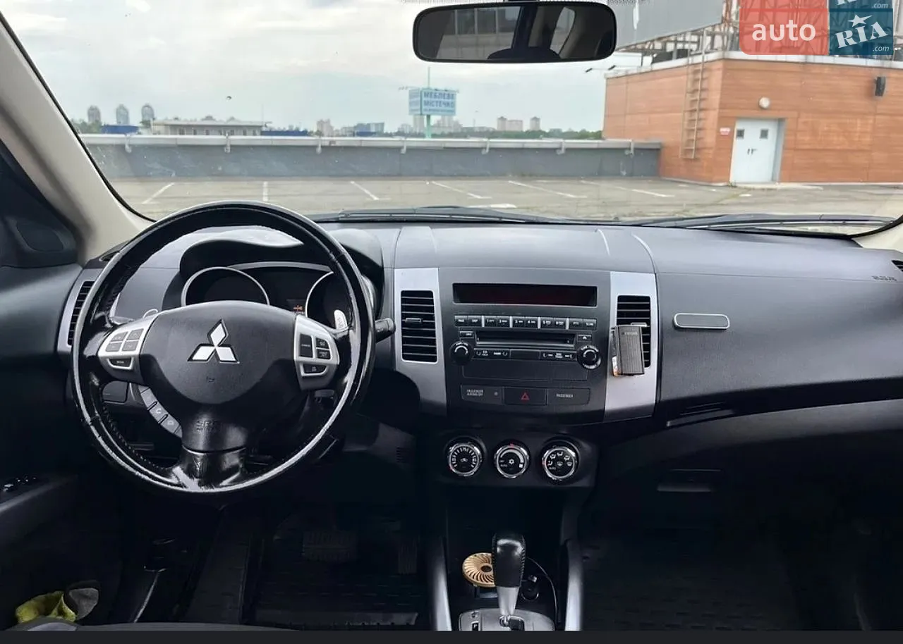 2013 Mitsubishi Outlander - мініатюра 13