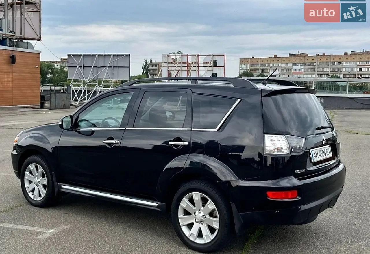 2013 Mitsubishi Outlander - мініатюра 12