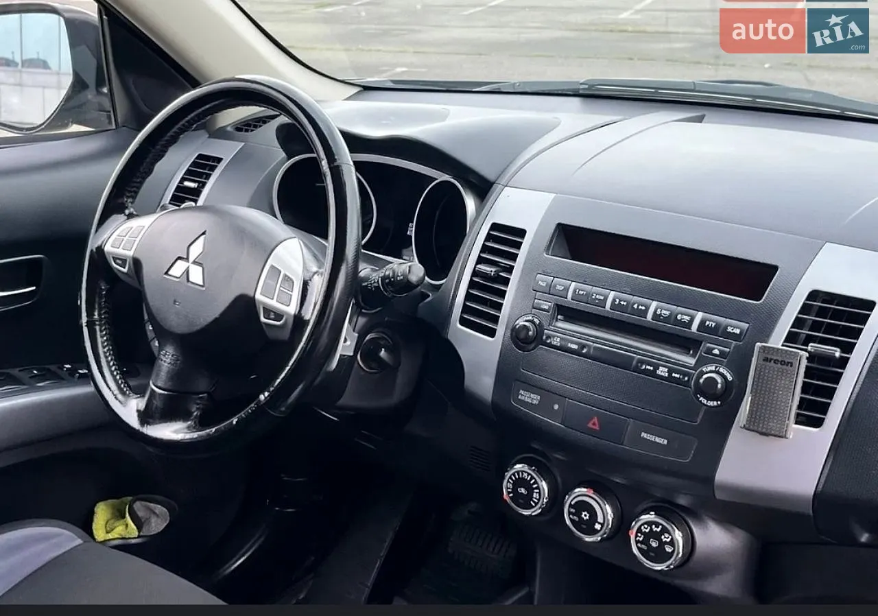 2013 Mitsubishi Outlander - мініатюра 17