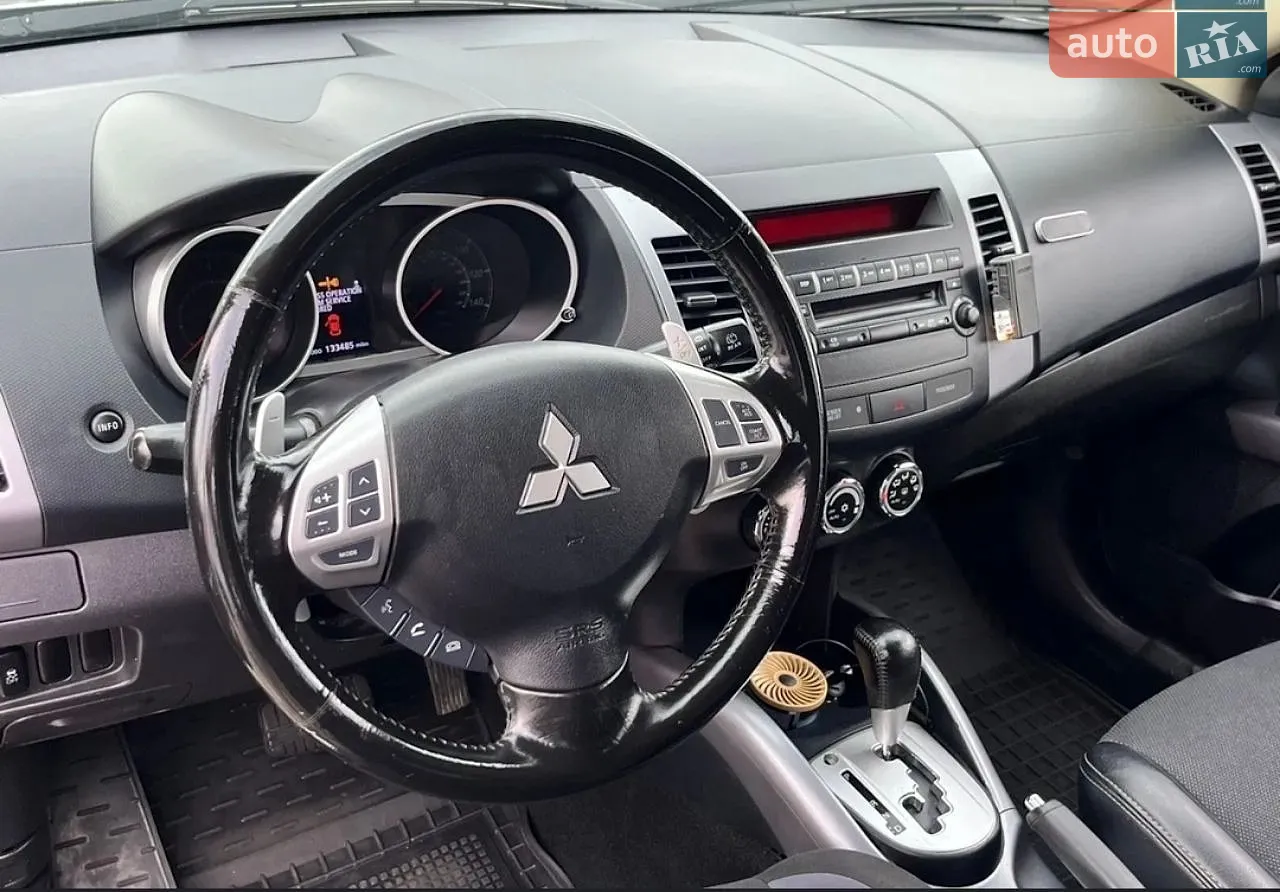 2013 Mitsubishi Outlander - мініатюра 14