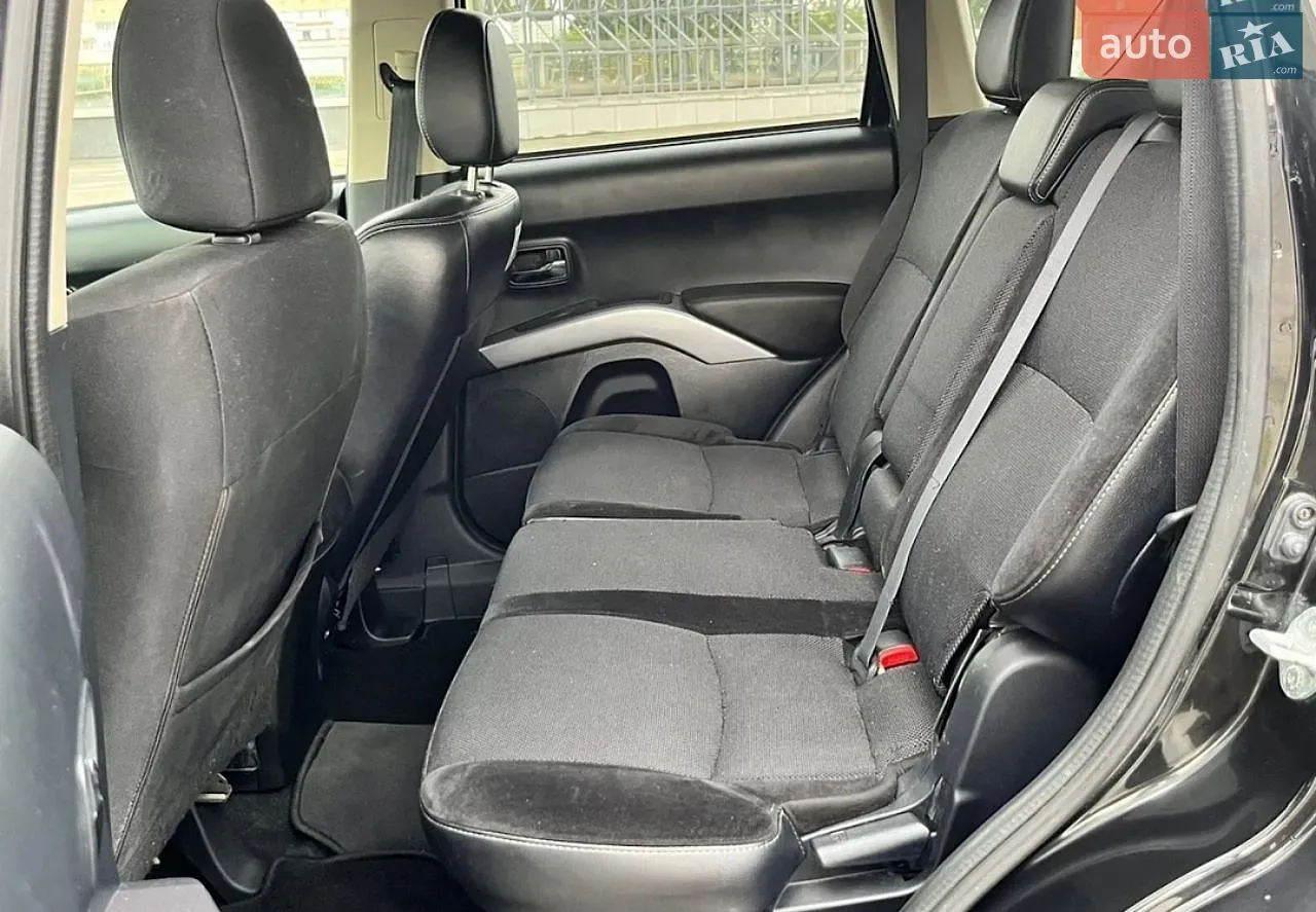 2013 Mitsubishi Outlander - мініатюра 18