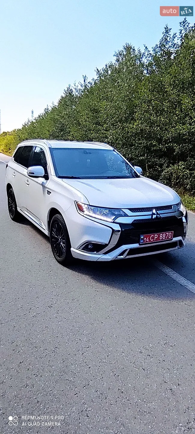2019 Mitsubishi Outlander - мініатюра 2
