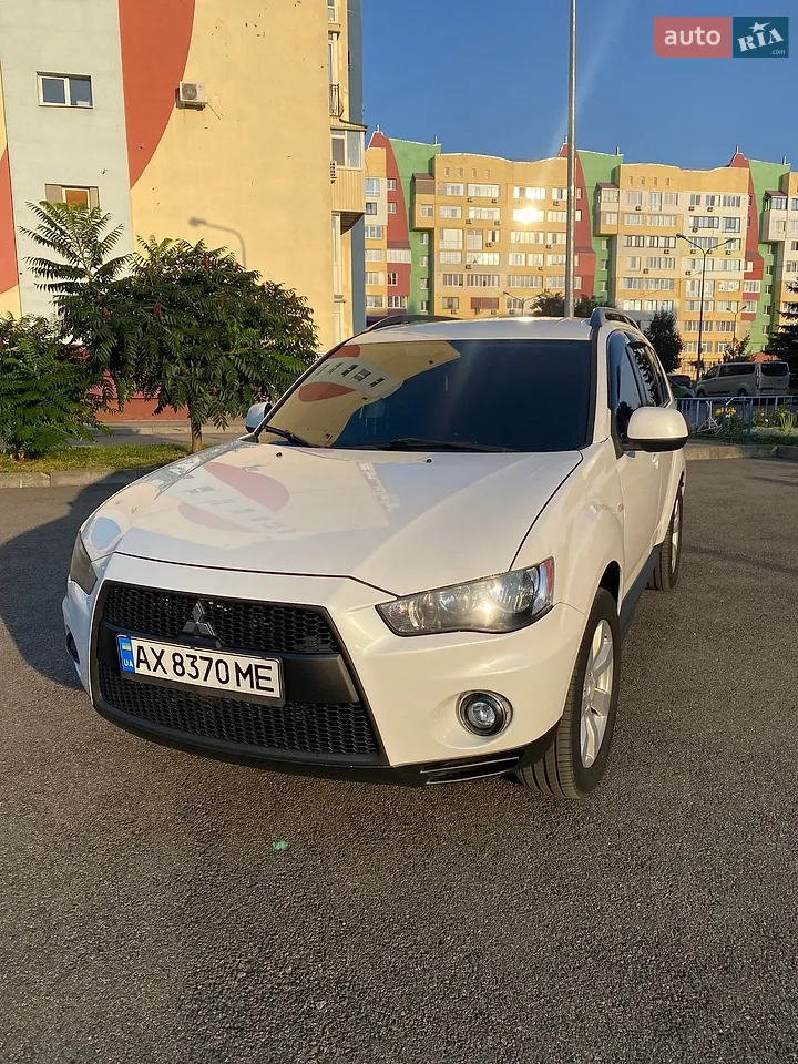 2010 Mitsubishi Outlander - мініатюра 21